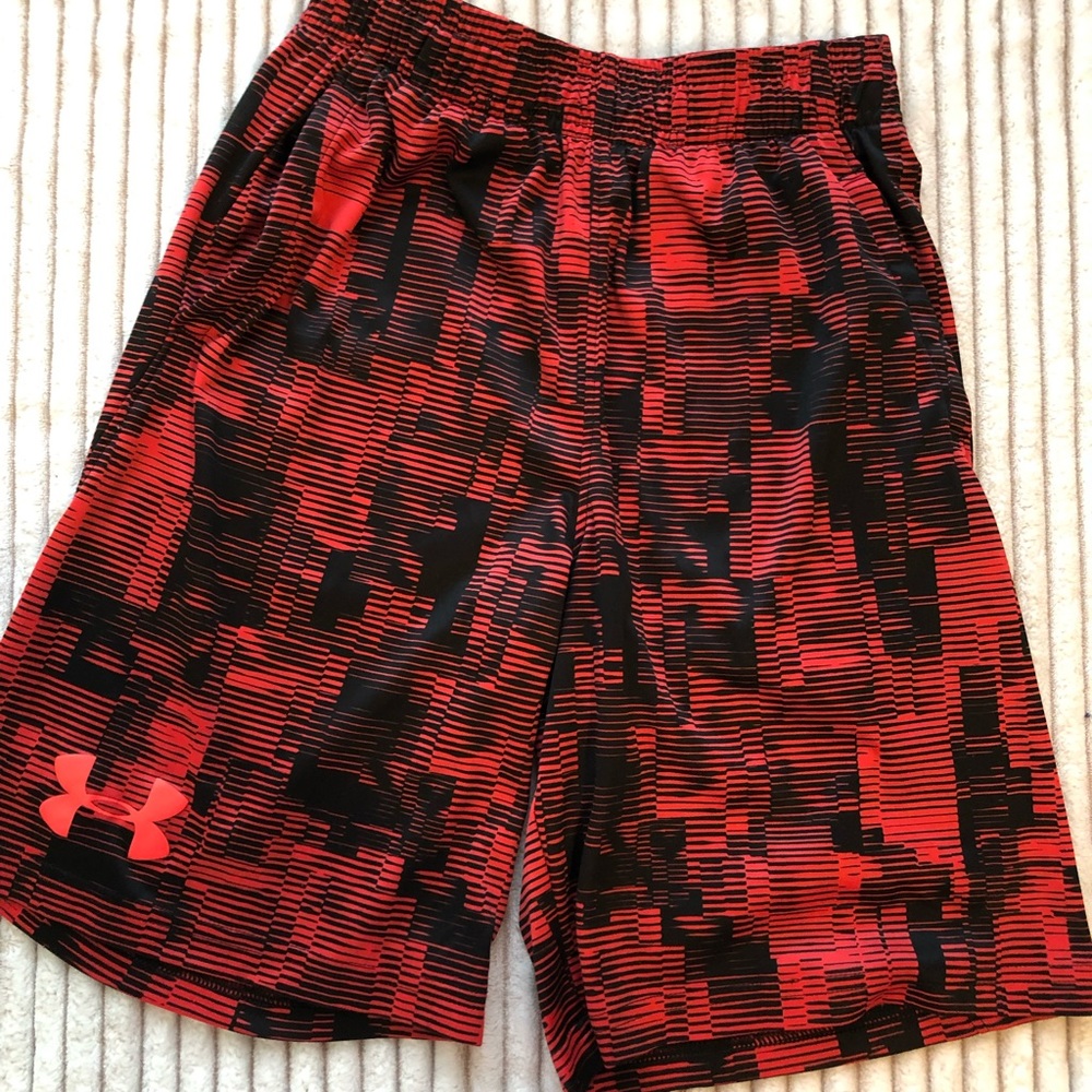 Boys Under Armour shorts. Size youth medium.
